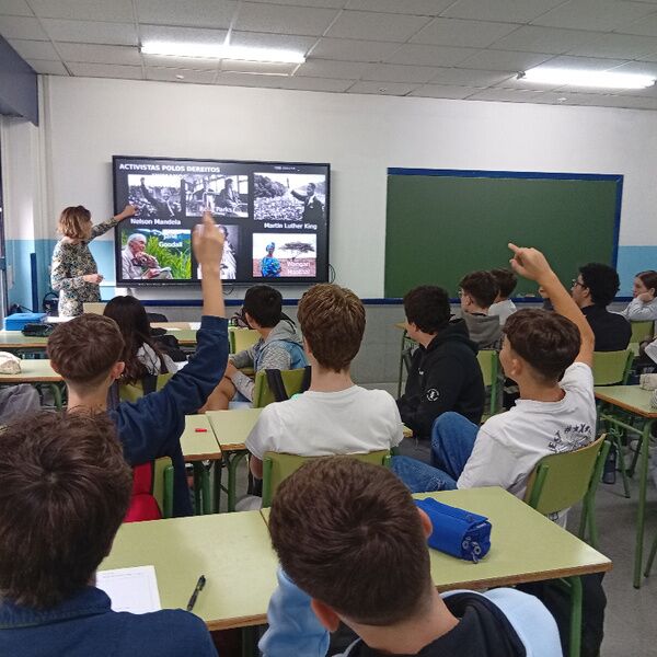 Alumnado gallego conecta los problemas globales con la realidad local en “Juventud en movimiento