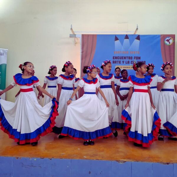 El Encuentro con el Arte y la Cultura fortalece la identidad cultural y la participación comunitaria en Santiago Oeste